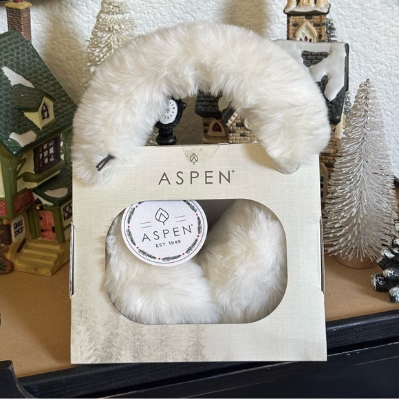 ASPEN Women's Adjustable Faux Fur Earmuffs Cream Ear Warmers New In Box - Picture 1 of 6